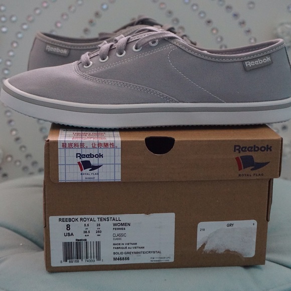 Reebok Shoes - NEW REEBOK WOMEN ROYAL TENSTALL SIZE 8