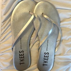 Silver Tkees sandal shoes