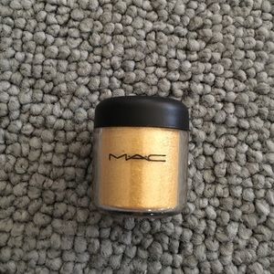 New Mac makeup pigment golden lemon