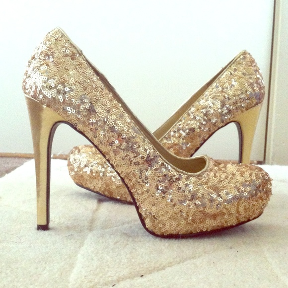 ✨Gold Sequin High Heels✨