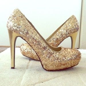 ✨Gold Sequin High Heels✨