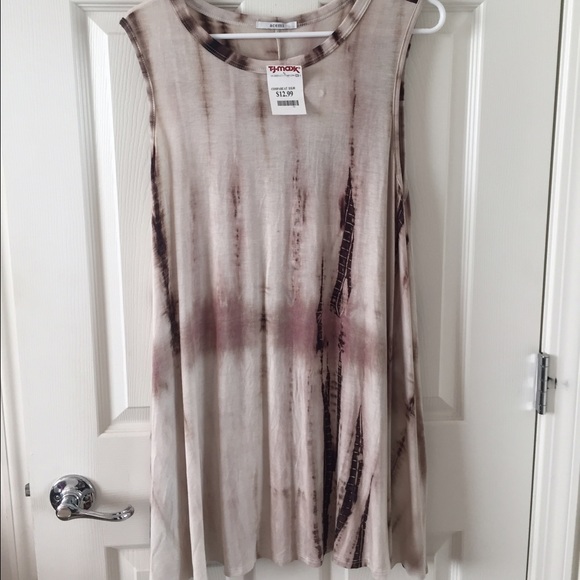 Dresses & Skirts - Tye dye cream dress