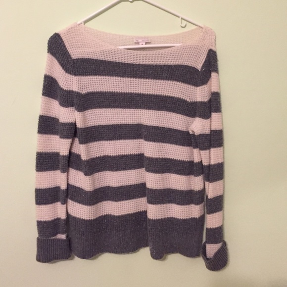 Gap sweater