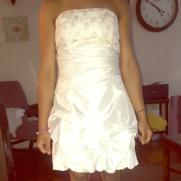 Short white dress with gold design top