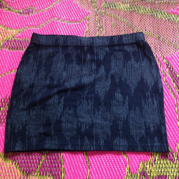 Forever 21 black mini skirt