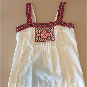 Cute top inca details!