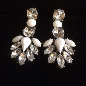 White with clear post !