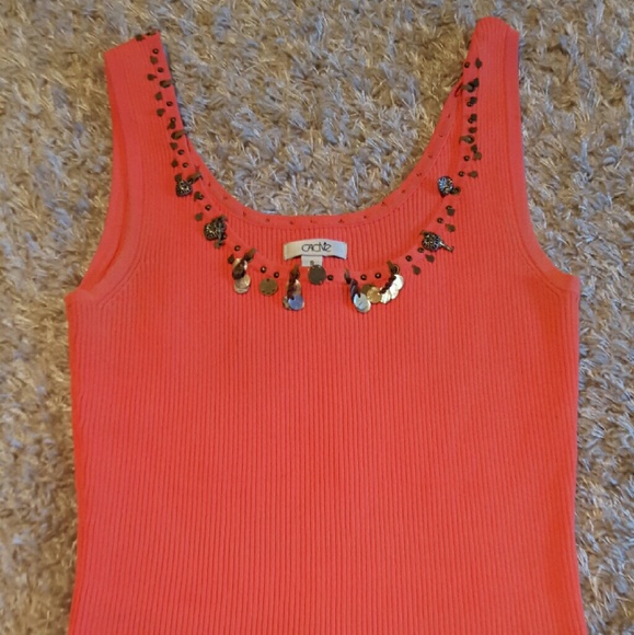 Cache orange tank