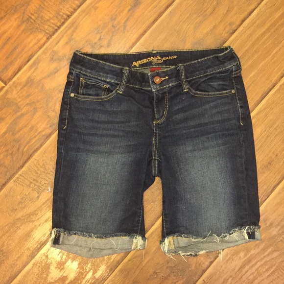 Like-New Bermuda jean shorts