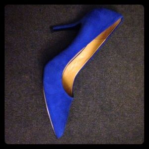 NWT Blue Suede Nine West Heels