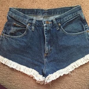 High waisted shorts with paisley
