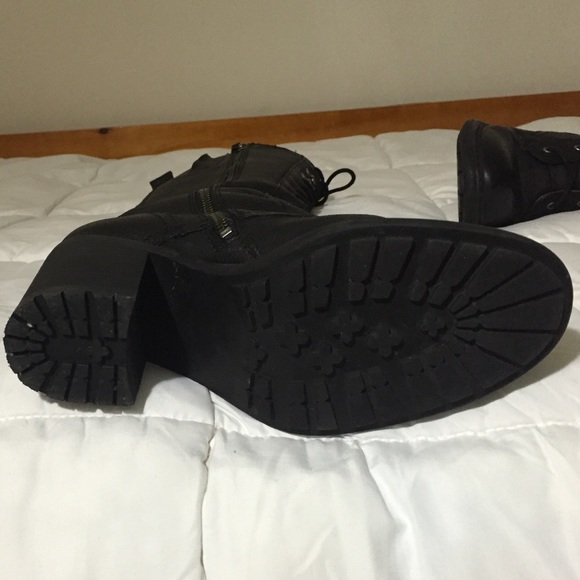 Boots - Picture 4 of 4