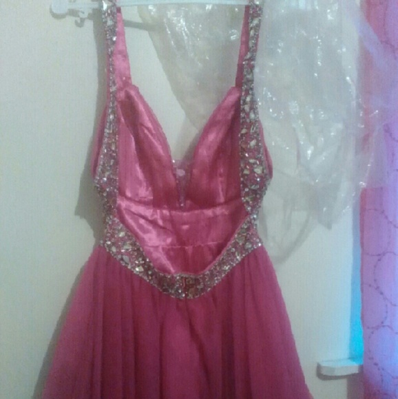 Prom dress - Picture 2 of 4
