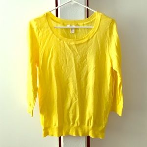 Neon yellow 3/4 sleeve sweatshirt
