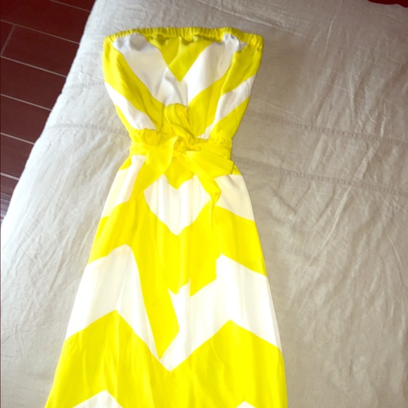 Yellow & white strapless spring maxi Bebe XS - Picture 1 of 4