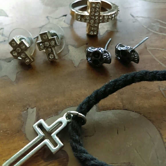 Sculls and cross jewelry set