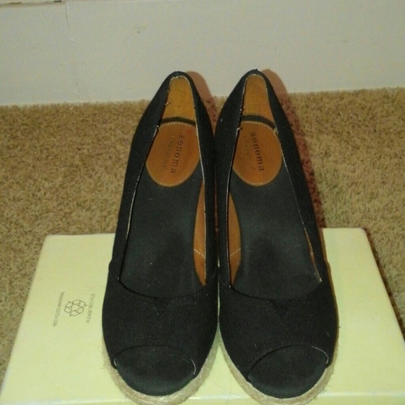 Black Wedges