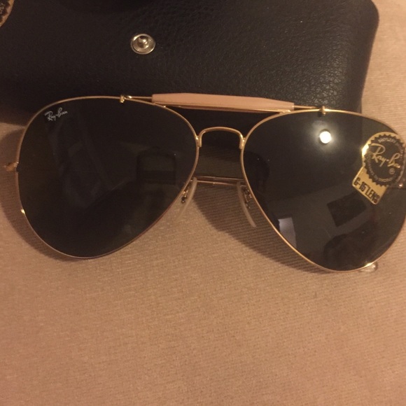 Ray-Ban Aviators - Picture 2 of 4