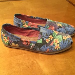 Floral Toms Like New! EUC