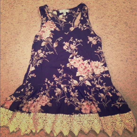 Creative catch up top - size S