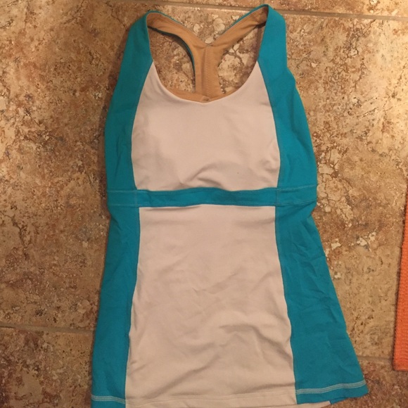 Lululemon workout top