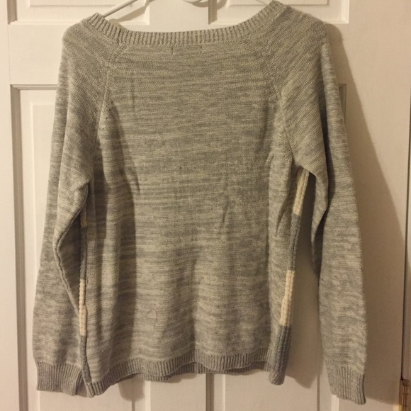 Grey and white sweater - Picture 2 of 2