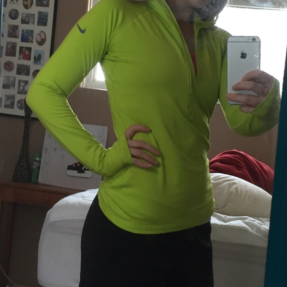 Nike quarter zip - Picture 3 of 3