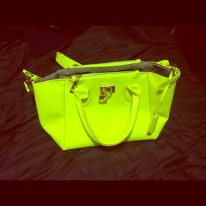 Neon Yellow Bag!!!! Eye catcher!!!!