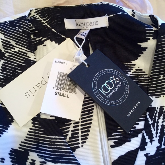 Bloomingdales Cropped White and Black Top - Picture 3 of 3