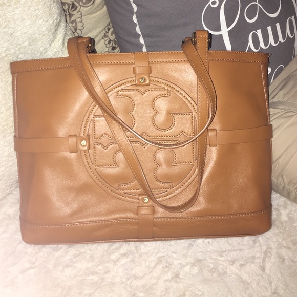 Tory Burch Handbags - Tory Burch Brown Tote Holly East West