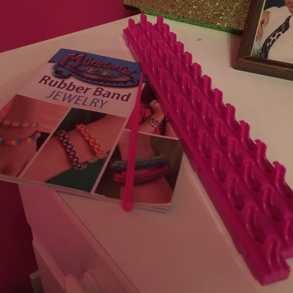 Rubber Band Braclets how to do book