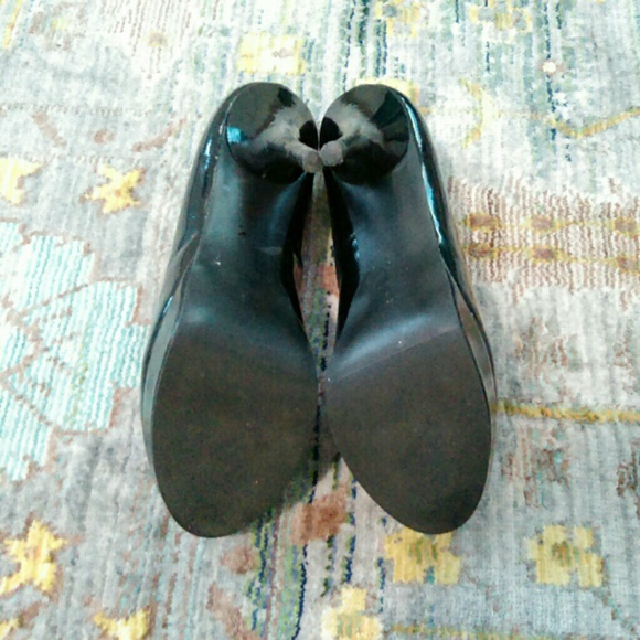 SOLD // Black Patent Pumps (Additional Photos) - Picture 2 of 4