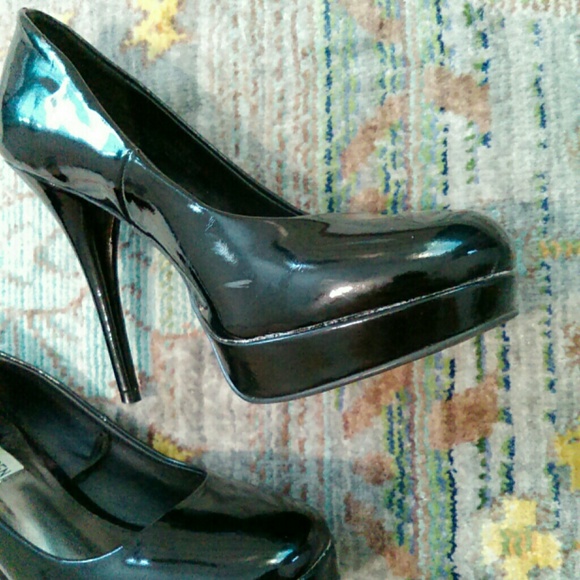 SOLD // Black Patent Pumps (Additional Photos) - Picture 4 of 4
