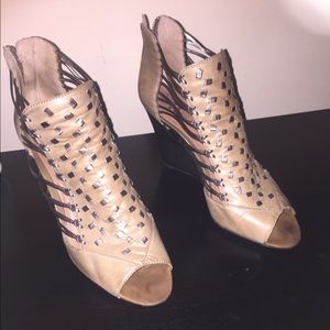 Vince Camuto wedges