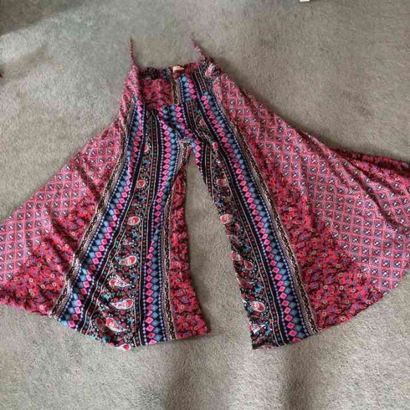 Extreme wide leg palazzo pants price is firm!!