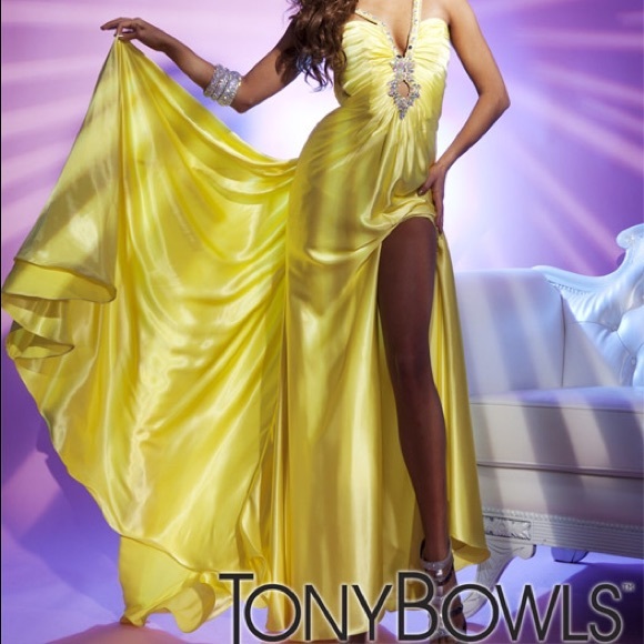 NEW Tony Bowls Pink Prom/Pageant/Formal Dress 0