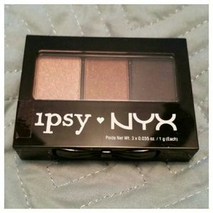 NYX 3 in 1 eyeshadow brown shade w/ a smokey black
