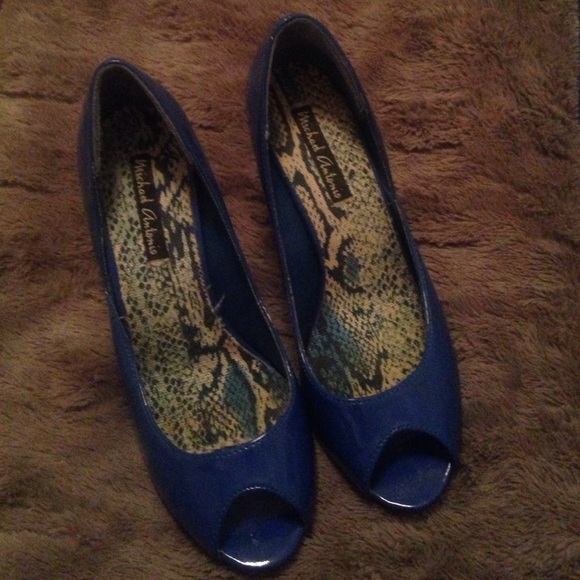 Blue patent leather open toe heels