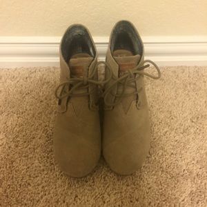 TOMS wedges