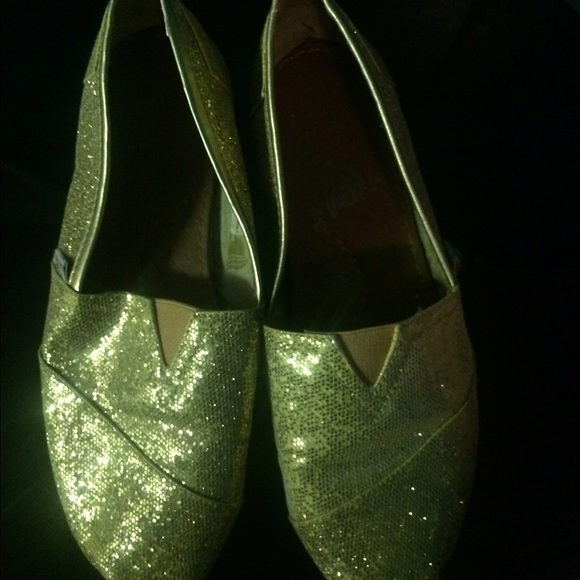 Shoes - Picture 2 of 2