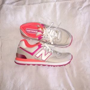 New Balance casual tennis shoes