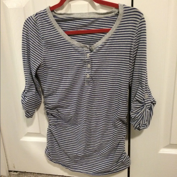 Liz Lange maternity shirt size small