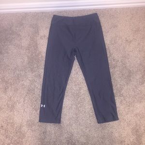 Under Armour compression cropped