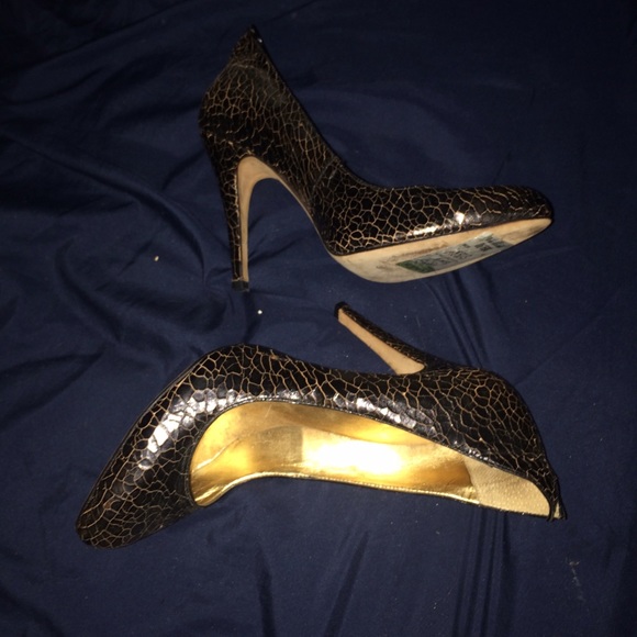 Almond Toe Pumps by Report - Picture 3 of 4