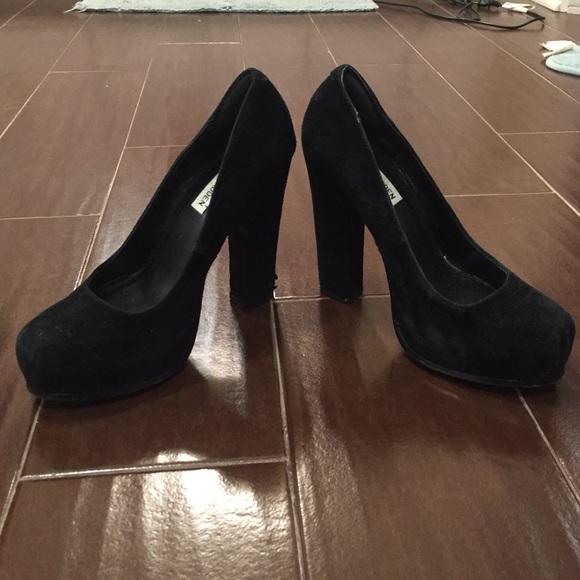 Steve Madden Black Suede Heels