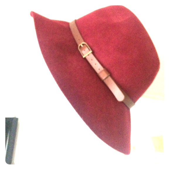 Maroon hat