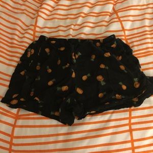 Brandy Melville cotton flowy pineapple shorts 🍍