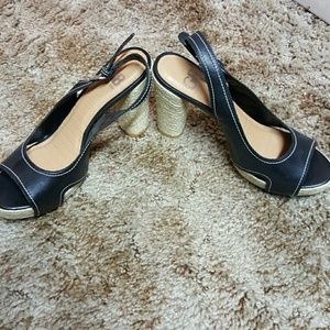 Very Comfortable Gianni Binni Black Heel Sandals!!