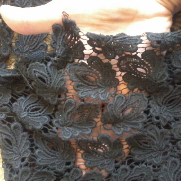 Handmade black lace shrug - Picture 3 of 3