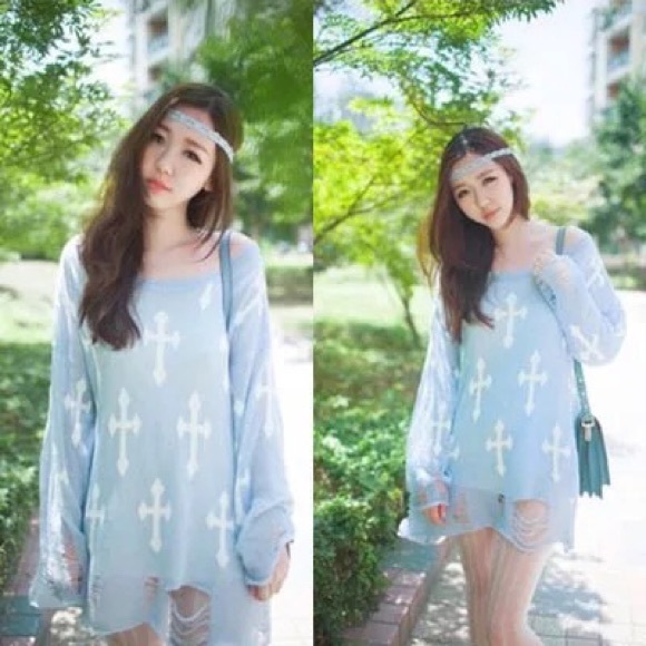 wildfox cross sweater - Picture 2 of 4